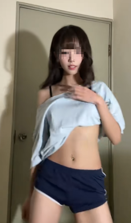 Đu trend khoe eo thon, cô gái có hành động phản cảm nhận rổ