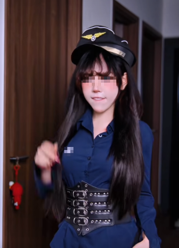 Có hành động gây tranh cãi, cô gái chơi