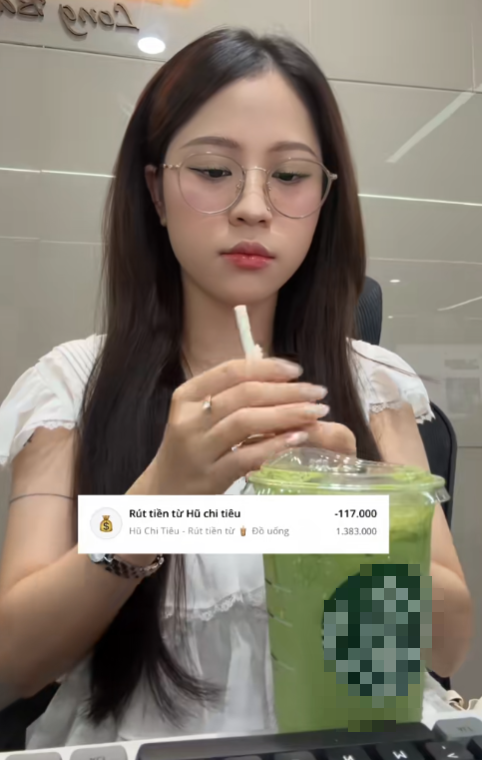 Nữ game thủ xinh đẹp, tuyên bố lương 300 triệu, gây chú ý với tâm sự bí mật chốn công sở- Ảnh 1.