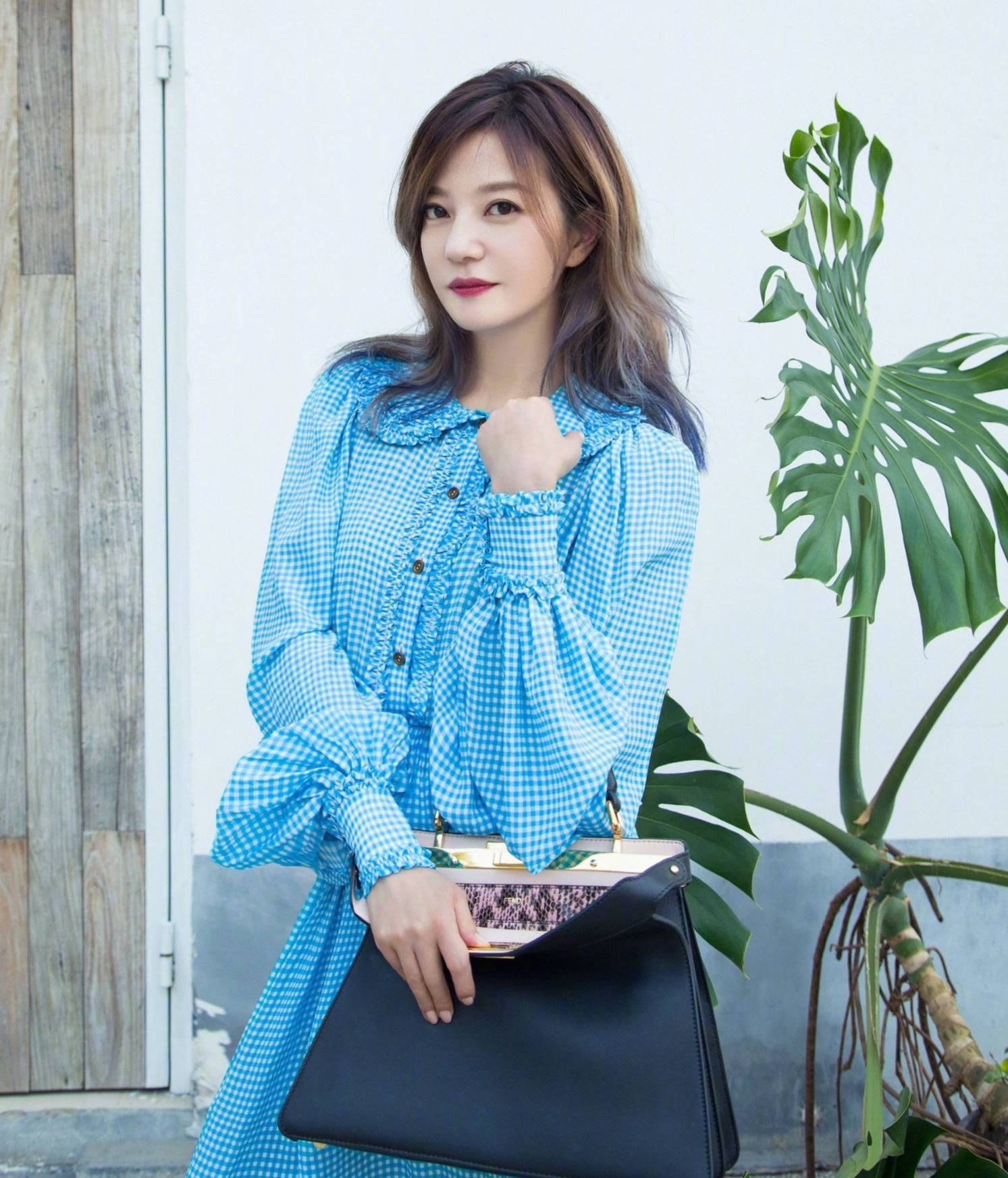 Triệu Vy còn gì sau cú