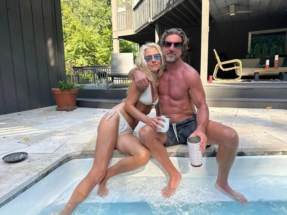 Vụ rơi máy bay khiến gia đình nhạc sĩ tử vong chấn động giới giải trí- Ảnh 2. Vụ rơi máy bay khiến gia đình nhạc sĩ tử vong chấn động giới giải trí- Ảnh 2.