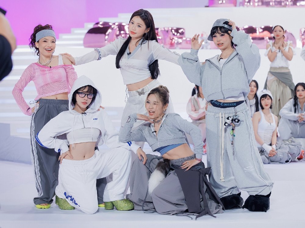 'Em xinh' Phương Mỹ Chi gây ấn tượng, Bích Phương 'giải sầu' 3 ngày - 6