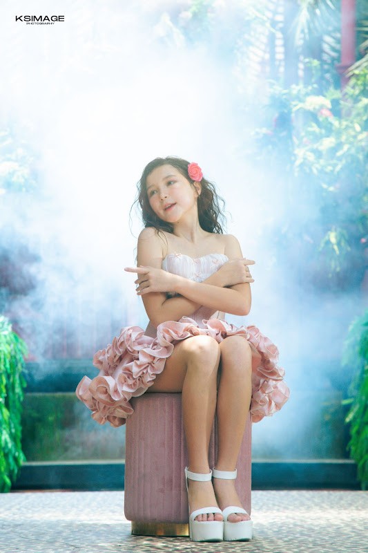 emily-wagner-giong-hat-nhi-viet-duc-lan-toa-nang-luong-tich-cuc-qua-red-rose-love-ca-si-nhi-1-1761107637-617-width533height800 Emily Wagner - Giọng hát nhí Việt - Đức lan tỏa năng lượng tích cực qua “Red Rose Love” - 1