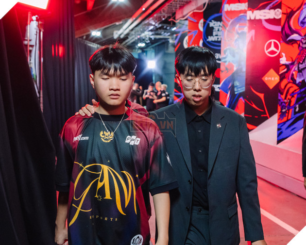 Emo cảm ơn người hâm mộ đã cổ vũ cho đội tuyển