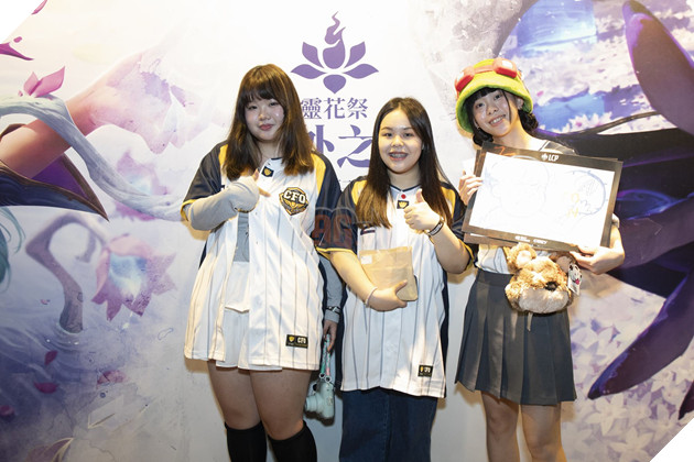 Nguoi Ham Mo Tung Bung Chao Don Tran Chung Ket Tong LCP 2025 Giai Doan Giua Mua 7 Dĩ nhiên khán giả CFO cũng tin tưởng vào