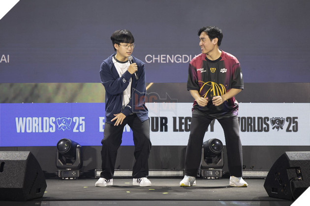 Bầu không khí cuồng nhiệt của Viewing Party CKTG 2025 tại Việt Nam 15