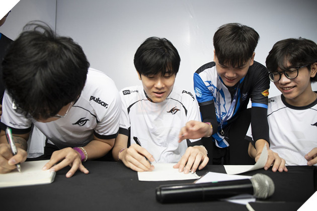 Dong Dao Nguoi Ham Mo LMHT: Toc Chien Gop Mat Tai Wild Rounds SMASH 2025 9 Đông Đảo Người Hâm Mộ LMHT: Tốc Chiến Góp Mặt Tại Wild Rounds SMASH 2025 9