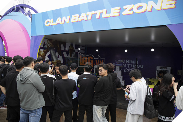 Dong Dao Nguoi Ham Mo LMHT: Toc Chien Gop Mat Tai Wild Rounds SMASH 2025 19 Đông Đảo Người Hâm Mộ LMHT: Tốc Chiến Góp Mặt Tại Wild Rounds SMASH 2025 19