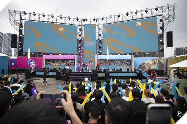 Dong Dao Nguoi Ham Mo LMHT: Toc Chien Gop Mat Tai Wild Rounds SMASH 2025 20 Đông Đảo Người Hâm Mộ LMHT: Tốc Chiến Góp Mặt Tại Wild Rounds SMASH 2025 20