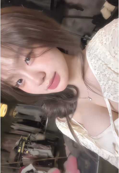 Full clip Lan Anh (lanhxinhyeu) "lắc hông" khiến anh em "trớ" toàn tập