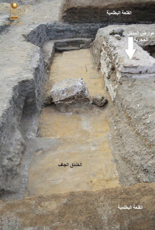 Đi theo con đường ẩn giữa sa mạc, lạc vào pháo đài 2.000 năm- Ảnh 3.