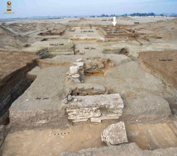 Đi theo con đường ẩn giữa sa mạc, lạc vào pháo đài 2.000 năm- Ảnh 2.