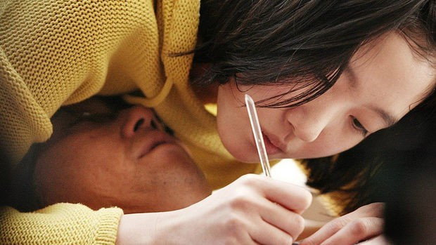 Phim 18+ Hàn Quốc bị cả châu Á lên án: Nữ chính đóng cảnh nóng thật, kém nam chính 53 tuổi mới sốc- Ảnh 5.