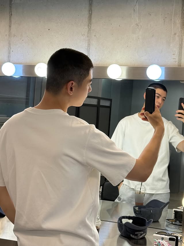 "Sao nam đẹp nhất Hàn Quốc" xuống tóc trước thềm nhập ngũ, nhìn "đầu trứng cút" khán giả phải thốt lên 1 điều eunwooc524185698181619751343740736887121206345256685n 1753634047342 1753634047723384853292