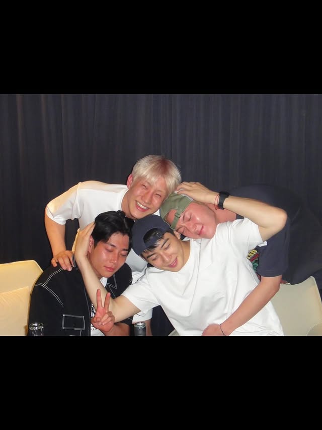 "Sao nam đẹp nhất Hàn Quốc" xuống tóc trước thềm nhập ngũ, nhìn "đầu trứng cút" khán giả phải thốt lên 1 điều eunwooc524350164181619752243740732381362037139887008n 1753634049726 17536340500351999637656