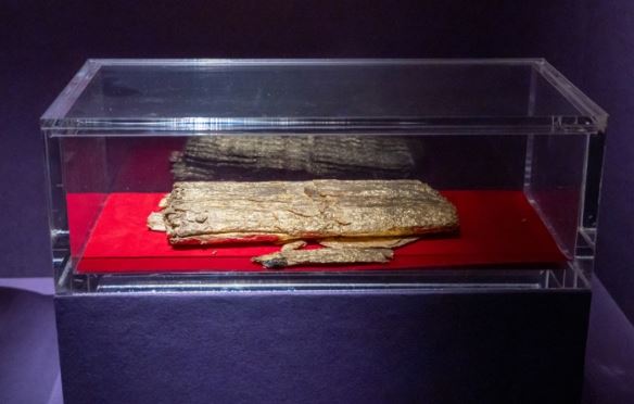 Người đàn ông đào được 5,5kg vàng liền trao lại cho bảo tàng, 6 tháng sau đến thăm phát hiện vàng chỉ còn 4,1kg: Chuyên gia khẳng định “đây là hiện tượng bình thường”- Ảnh 2.