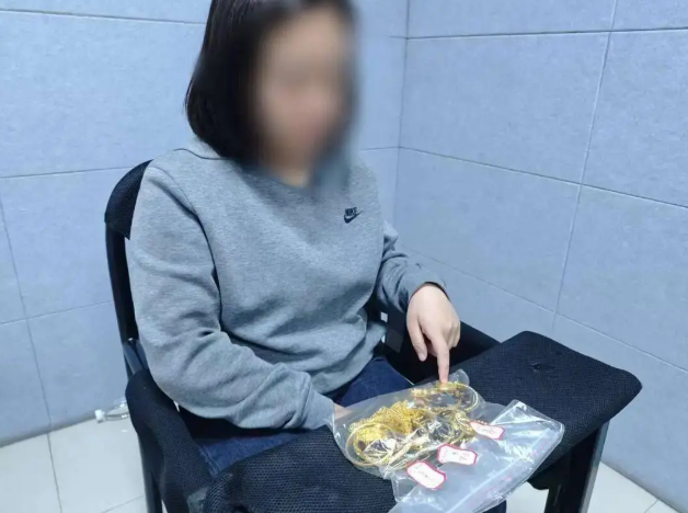 Thêm thủ đoạn lừa đảo liên quan đến cầm cố vàng, các chủ tiệm thu mua vàng nên lưu ý!- Ảnh 1.