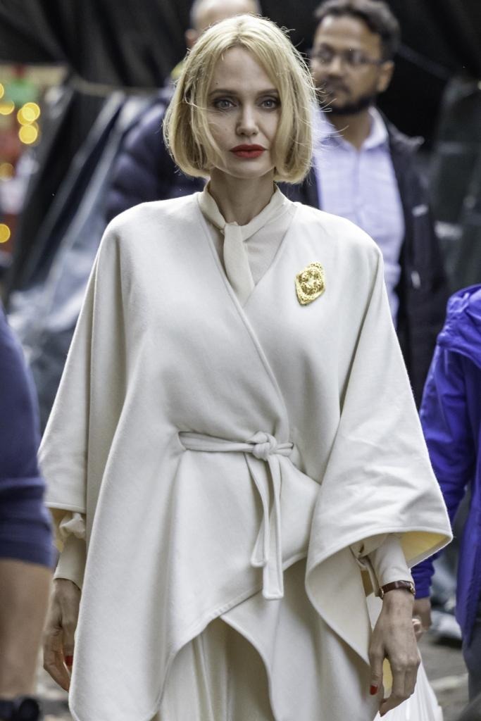 Đây mà là Angelina Jolie sao?- Ảnh 3.