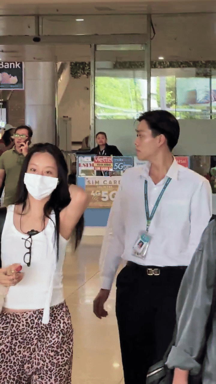 Hyeri vừa đổ bộ Việt Nam: Để mặt ít son phấn, siêu giản dị vẫn xinh cỡ này!- Ảnh 2.