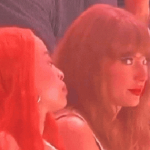 Clip 6 triệu view bắt trọn cảnh Taylor Swift liếc xéo, cười mỉa vì bị khán giả làm điều này ở Super Bowl ezgif 14a09ac6f02249 17391626436271436045244 0 0 278 531 crop 1739162664128607974781gifpng