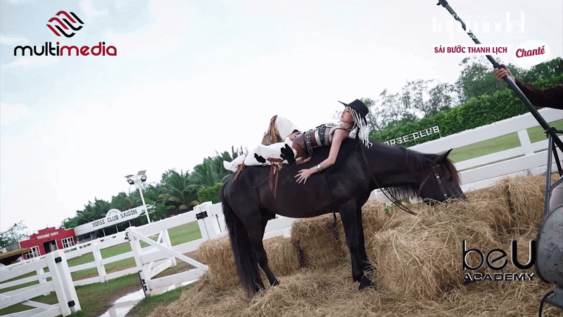 Tập 2 Vietnam's Next Top Model: Nàng Mơ ngã khỏi lưng ngựa, luật chơi mới