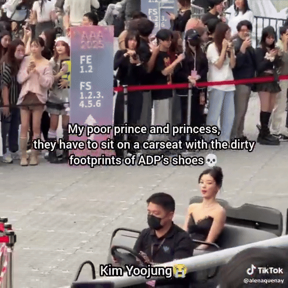 "Tân binh tài phiệt" bị bắt trọn cử chỉ kém duyên ở AAA, mới ra mắt đã "láo" thế này thì ai cứu nổi? ezgif 1d6318e74b6718fe 174541 1765288076577 1765288077135599721669