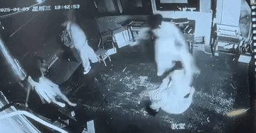 Vụ diễn viên Trung Quốc ngã lầu tử vong: Xuất hiện video gây nhiễu loạn công tác điều tra- Ảnh 1. Vụ diễn viên Trung Quốc ngã lầu tử vong: Xuất hiện video gây nhiễu loạn công tác điều tra- Ảnh 1.