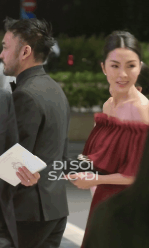 Hà Tăng phá đảo cam thường đến bờ vai cũng đẹp chấn động, tay trong tay với Louis Nguyễn đi đám cưới em gái- Ảnh 5. Hà Tăng phá đảo cam thường đến bờ vai cũng đẹp chấn động, tay trong tay với Louis Nguyễn đi đám cưới em gái- Ảnh 5.