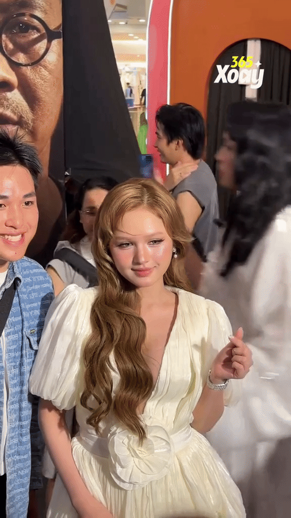 Trẻ hơn Midu 13 tuổi, Xoài Non vẫn bị đàn chị lấn át vì tạo hình không ổn- Ảnh 2. Trẻ hơn Midu 13 tuổi, Xoài Non vẫn bị đàn chị lấn át vì tạo hình không ổn- Ảnh 2.