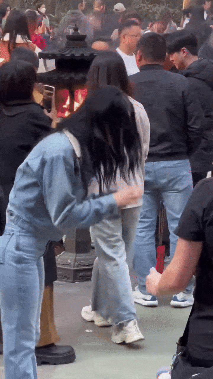 Katy Perry đi chùa, thành tâm vái lạy đủ 4 hướng- Ảnh 2.