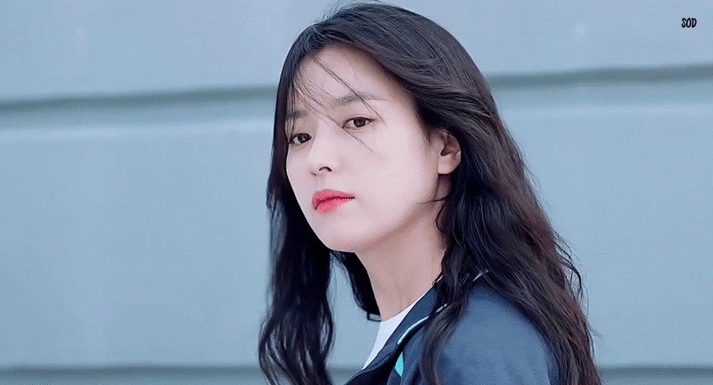 ezgif-28ae587feddfb6-17530883029281712744511-1753282535283-17532825360061674208607 "Mỹ nhân cười đẹp nhất Hàn Quốc" có nhan sắc đỉnh thế nào mà tới giờ chưa ai soán ngôi được? ezgif 28ae587feddfb6 17530883029281712744511 1753282535283 17532825360061674208607