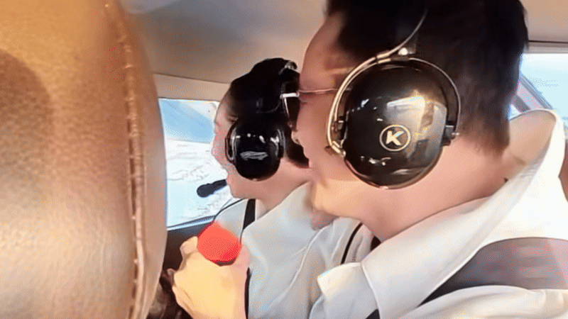 Hoa hậu Việt vỡ òa hạnh phúc, được bạn trai bí mật cầu hôn trên trực thăng- Ảnh 1. Hoa hậu Việt vỡ òa hạnh phúc, được bạn trai bí mật cầu hôn trên trực thăng- Ảnh 1.