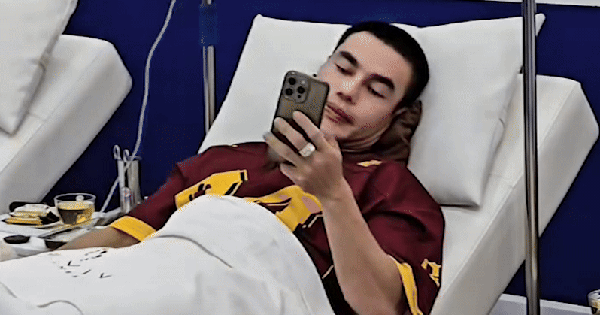 Lê Dương Bảo Lâm suy sụp tinh thần ezgif 2d0bb6a8adccd4 1754156130858167604248 1754181813155 1754181813388466483086 0 0 419 800 crop 17541819636671360407180gifpng