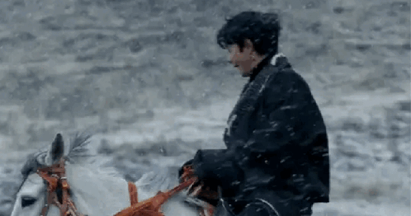 Chàng trai chăn bò bỗng nổi tiếng toàn quốc, vào showbiz đóng phim vì quá đẹp trai giờ ra sao? ezgif 318caac591a3cc 1755954455977409008884 11 130 351 674 crop 17559544684591757040899 1755960738426 1755960738862598642070 0 0 400 764 crop 17559608947961000551508gifpng