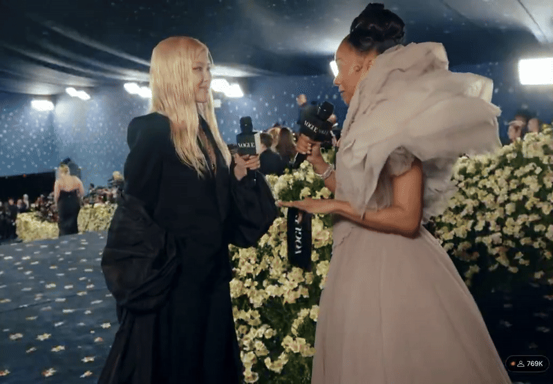 Biến căng: Rosé vạ miệng tại Met Gala, khiến fan Jisoo bất mãn, ầm ĩ đòi công bằng!- Ảnh 1.