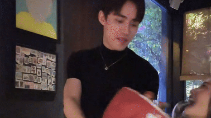 Á hậu Việt và bạn trai kém 10cm vừa công khai được 2 tháng đã rục rịch cưới?- Ảnh 4. Á hậu Việt và bạn trai kém 10cm vừa công khai được 2 tháng đã rục rịch cưới?- Ảnh 4.