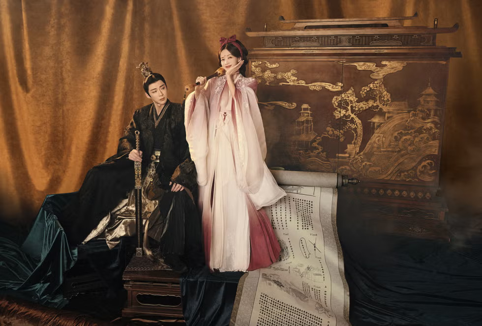 Nam thần 1m90 của Khom Lưng tái xuất phim mới đẹp trai hơn gấp bội, khiến dân tình cười mệt vì 5 lần 7 lượt bị khắc chế bởi nữ chính- Ảnh 1. Nam thần 1m90 của Khom Lưng tái xuất phim mới đẹp trai hơn gấp bội, khiến dân tình cười mệt vì 5 lần 7 lượt bị khắc chế bởi nữ chính- Ảnh 1.