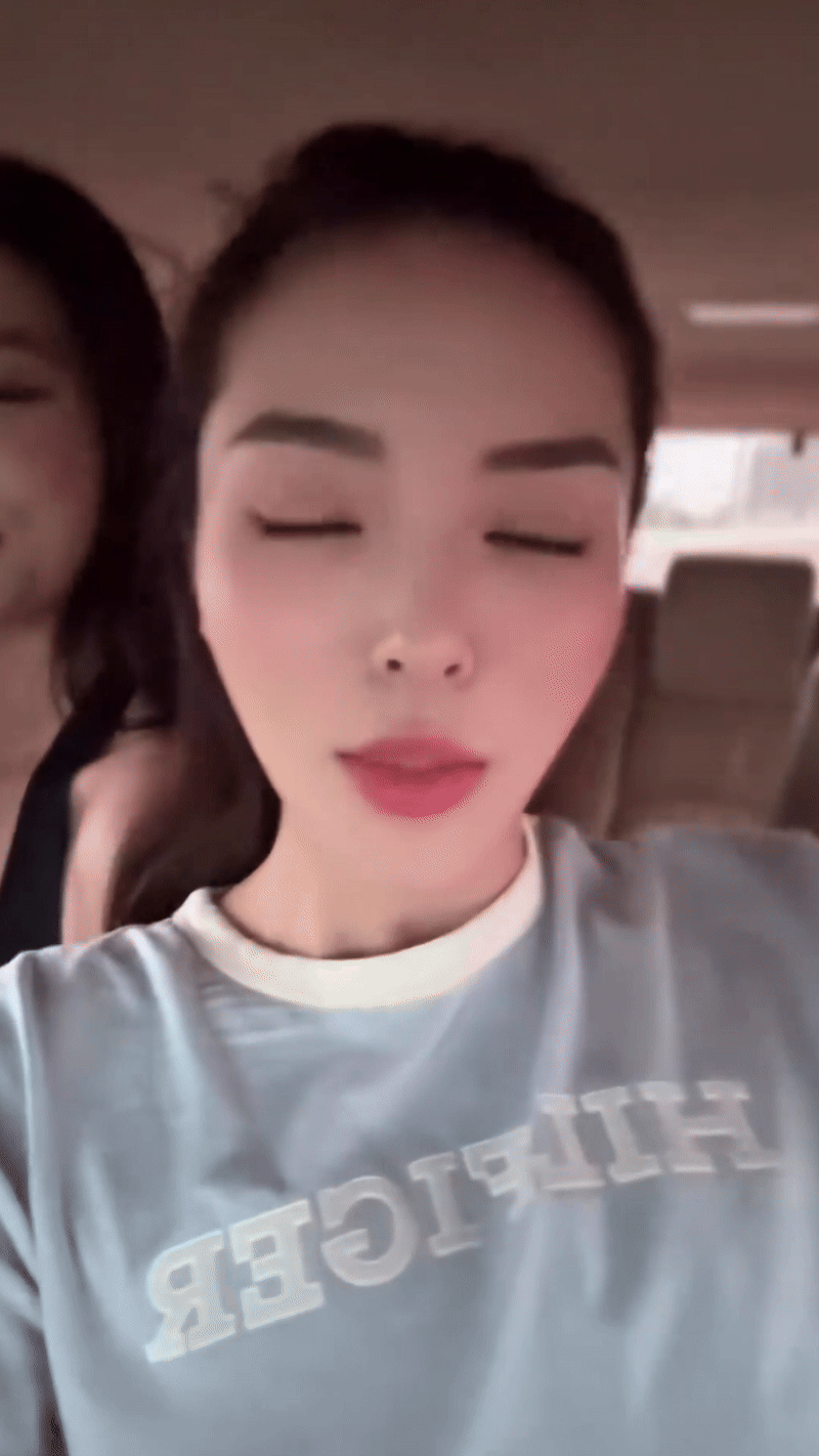 Hoa hậu Kỳ Duyên và Hoa hậu Thiên Ân đã thoải mái tình cảm tới mức độ này!- Ảnh 1.