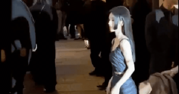 Mỹ nữ 4000 năm bị chê “giả từ đầu đến chân” ezgif 48728f78c48ef7 1759293985096996007995 0 0 283 540 crop 17592939965111481153010gifpng