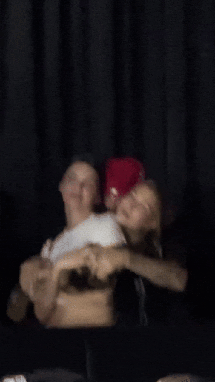 5 giây để lộ hành động nhạy cảm của vợ chồng Justin Bieber và Kendall Jenner- Ảnh 1.