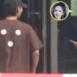 Cặp diễn viên 92-93 cố tình để lộ bằng chứng hẹn hò, từ bạn thân hơn 10 năm nay đã thành người yêu? ezgif 4c2945c67a5059f6 1765028508891245695892 36 0 192 298 crop 17650285179391801299888gifpng