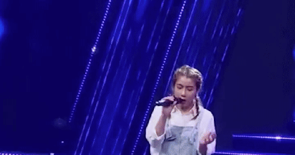 Sốc visual 1 Em Xinh Say Hi cách đây 7 năm, Hương Tràm còn nói thẳng: "Hát rất tệ!" ezgif 515f4ddbed8834 17535776195971167972013 0 0 377 720 crop 1753577629329745652780gifpng