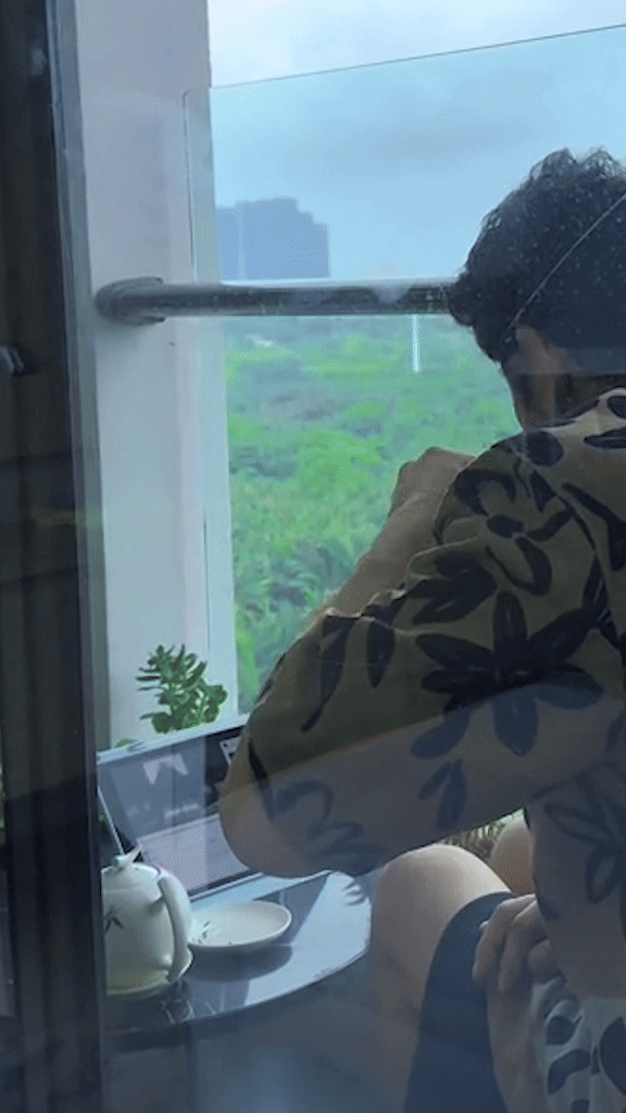 Giấu mặt cả tháng trời hậu đột quỵ, diễn viên Huỳnh Anh Tuấn lần đầu lộ diện khác lạ gây lo lắng- Ảnh 4.