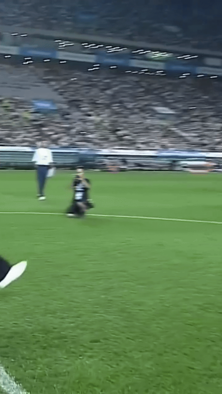 Park Seo Joon sáng bừng khi đến sân tri ân Son Heung Min, hành động gì mà được