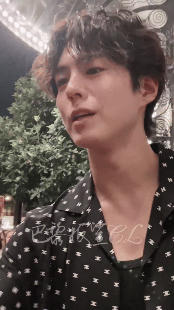 Ảnh siêu hot trong ngày: V (BTS) - Park Bo Gum tình tứ choàng tay, nép mình tạo 7749 kịch bản đam mỹ!- Ảnh 9.