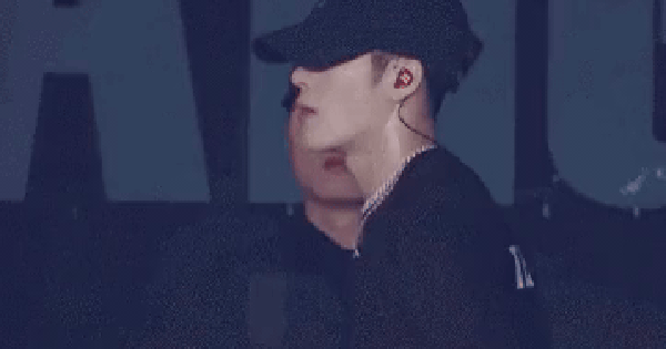 Nam ca sĩ J bị bạn thân "đâm sau lưng", suy sụp đến mức mắc bệnh trầm cảm: "Tôi không muốn sống thêm nữa" 26 Nam ca sĩ J bị bạn thân "đâm sau lưng", suy sụp đến mức mắc bệnh trầm cảm: "Tôi không muốn sống thêm nữa" ezgif 6308b1913798a965 17646437341771999750831 0 0 188 360 crop 17646437410491115572399gifpng