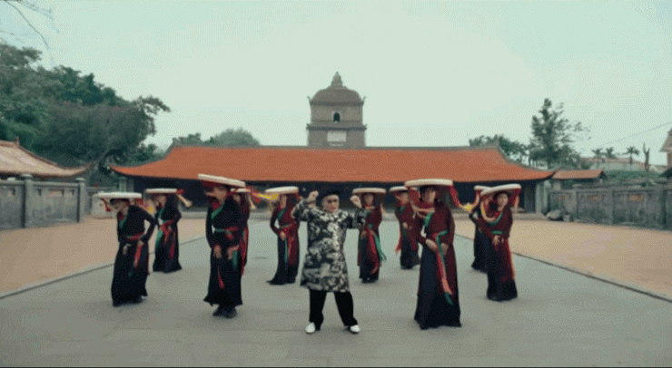 "Vua hài đất Bắc" nhắn 1 câu cho Sơn Tùng M-TP mà gây sốt cả cõi mạng ezgif 63255e0f6604a0 1741653937 443 width740height406 gif2mp4