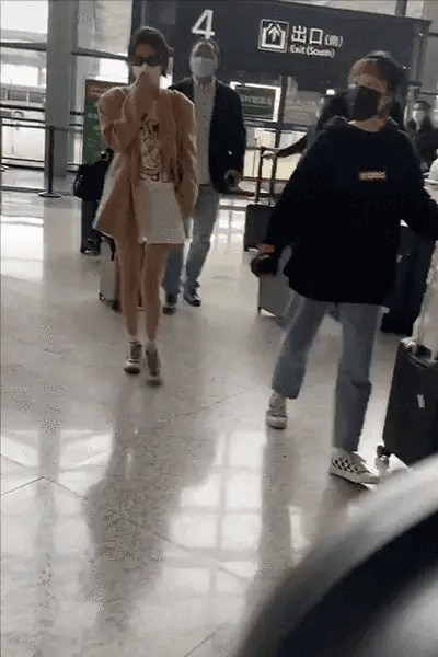 Đừng dại nhìn xuống chân 7 mỹ nhân này nếu không muốn đi