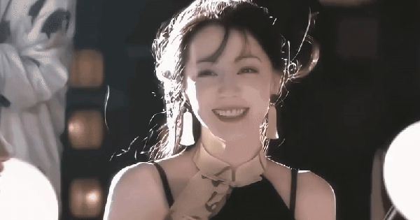 Netizen nước ngoài bình chọn 9 mỹ nhân Cbiz đẹp nhất: Địch Lệ Nhiệt Ba vượt mặt Triệu Lệ Dĩnh ezgif 73af8ebce5640e 17597393456821517898811 0 0 419 800 crop 175973935695198274815gifpng