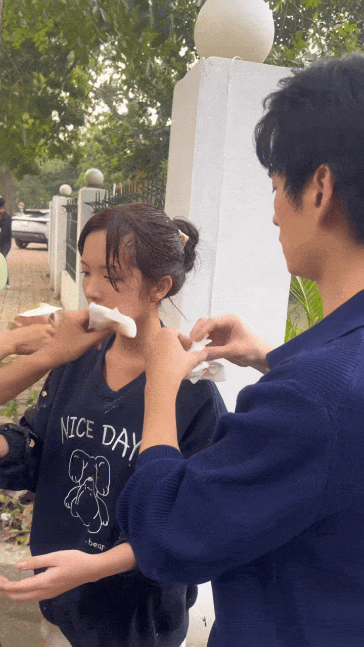 Clip cực viral: Mỹ nhân Việt bị ném 100 quả trứng vào người,